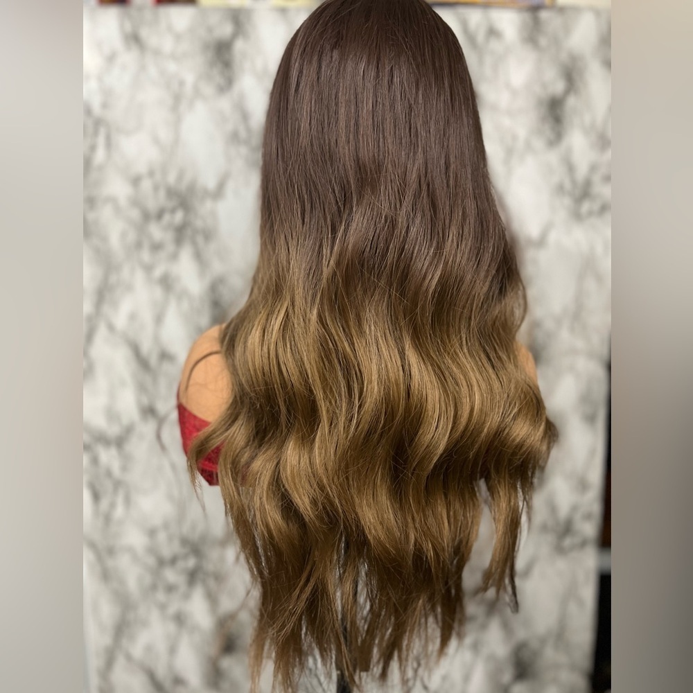 28 Inch Balayage Brown to Caramel Wavy Hair Wig - Picture 4 of 7